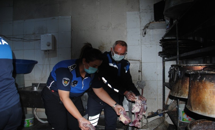 Zabıta ekipleri, sofralara düşecek zehri engelledi