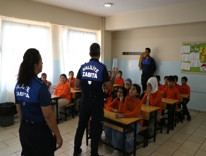Haliliye Belediyesi’nden öğrencilere bilinçli tüketici semineri