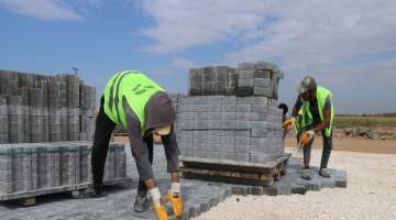 Haliliye Belediyesi mahallelerin yollarını yeniliyor