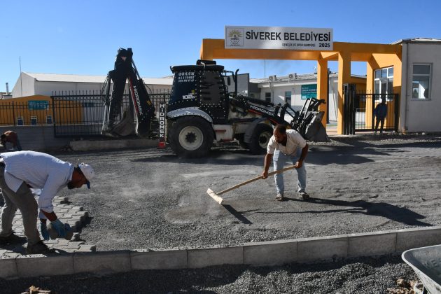 Siverek Belediyesi üstyapı çalışmalarını sürdürüyor