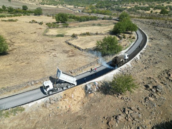 Siverek Belediyesi kırsalda yol konforunu artırıyor