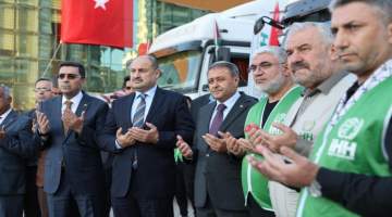 Şanlıurfa’dan Gazze’ye 4 tırlık yardım konvoyu dualarla uğurlandı