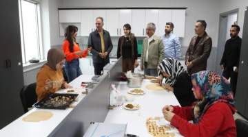 Başkan Kuş, Eyyübiye’nin Güçlenen Kadınlarını Ziyaret Etti