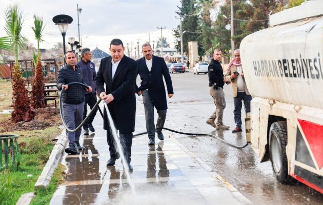 Başkan Özyavuz Sabahın İlk Işıklarıyla Sahaya İnerek Çalışmaları Denetledi