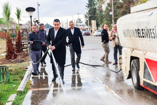 Başkan Özyavuz Sabahın İlk Işıklarıyla Sahaya İnerek Çalışmaları Denetledi