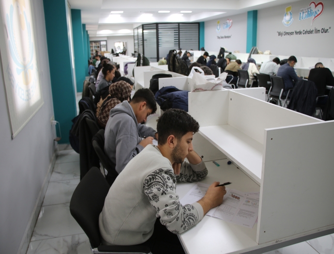 Haliliye’de öğrencilere sınav maratonu desteği