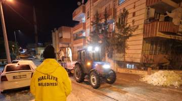 Haliliye’de kar mesaisi aralıksız sürüyor