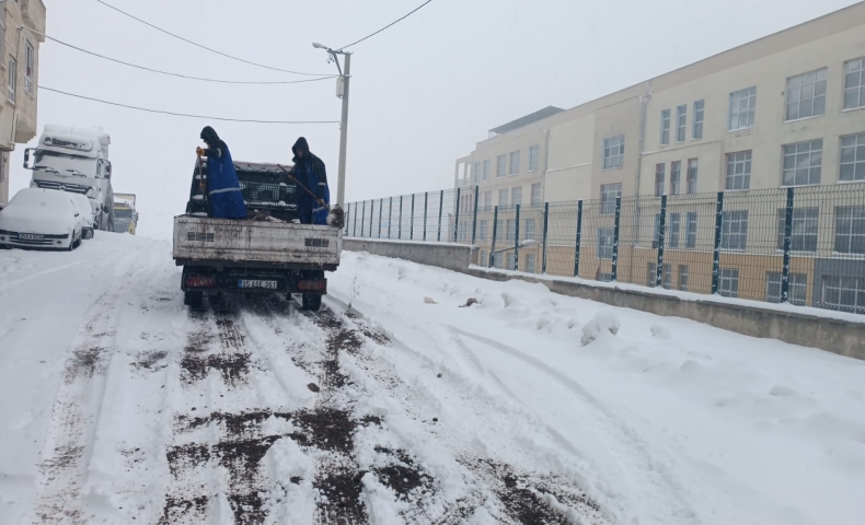 Eyyübiye’de Yıl Sonu Kar Mesaisi Erken Başladı