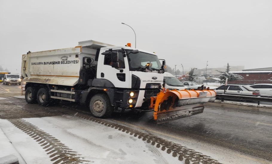 Büyükşehir Belediyesi kar mesaisinde
