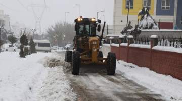 Haliliye Belediyesinden karla mücadelede kesintisiz hizmet
