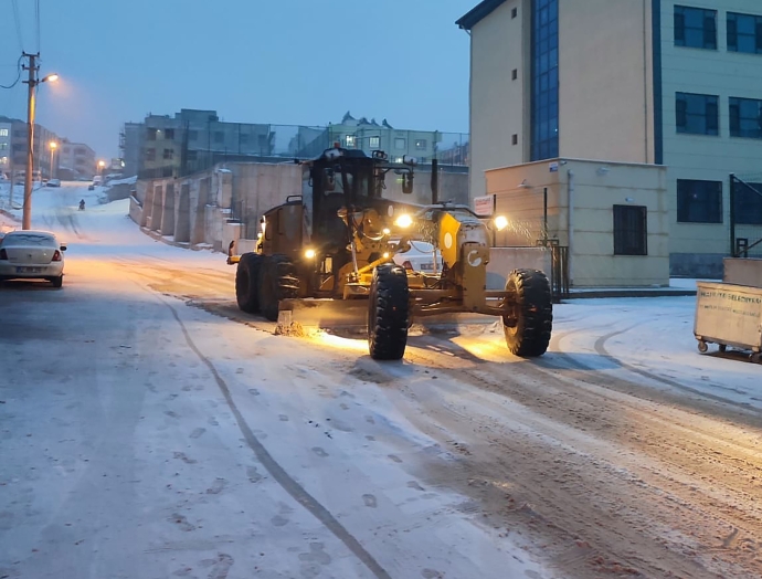 Haliliye Belediyesi ekipleri tam kadro sahada