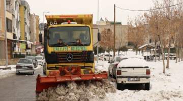 Haliliye Belediyesi karla mücadelede çalışmaları aksatmadan sürdürüyor
