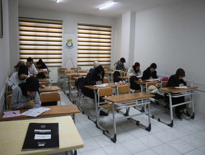 Halliye’de gençlere büyük destek