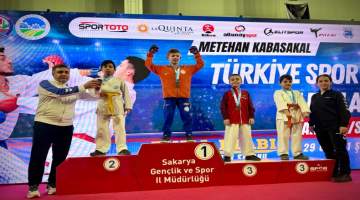 Eyyübiyeli Minik Karateci Türkiye İkincisi Oldu