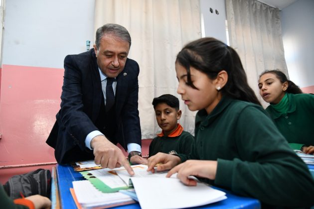Vali Şıldak, Eyyübiye Turluk mahallesinde karne törenine katıldı