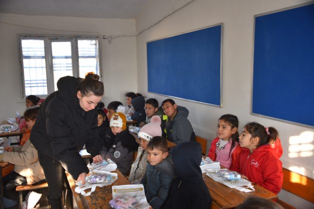 Siverek’te öğrencilere hijyen kiti ve eğitimi verildi