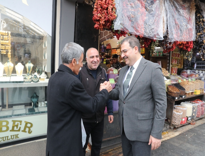 Başkan Canpolat, sık sık vatandaşlarla bir araya geliyor