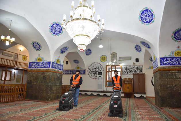 Siverek’te camiler Ramazan öncesi temizleniyor