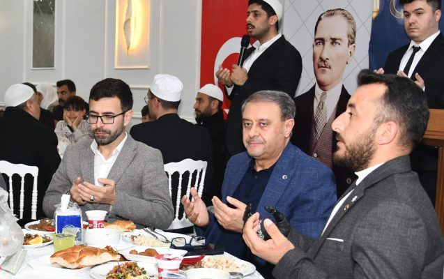 Vali Şıldak iftarda Ceylanpınar’da vatandaşlarla buluştu