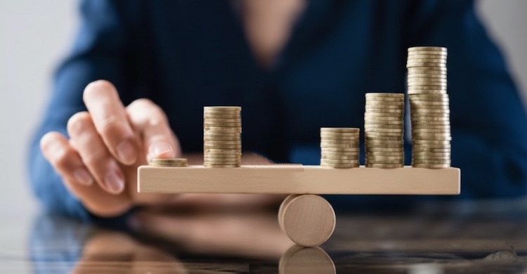 Bütçe açığında denge ilk ay bozuldu