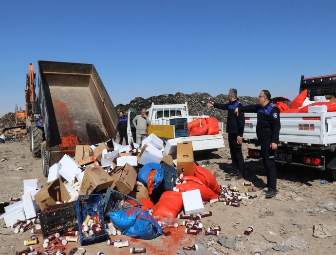 Haliliye Zabıta ekipleri 5 ton bozuk gıda ele geçirdi