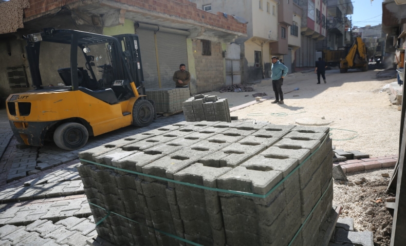Eyyübiye’de Yol ve Park Yenilemeleri