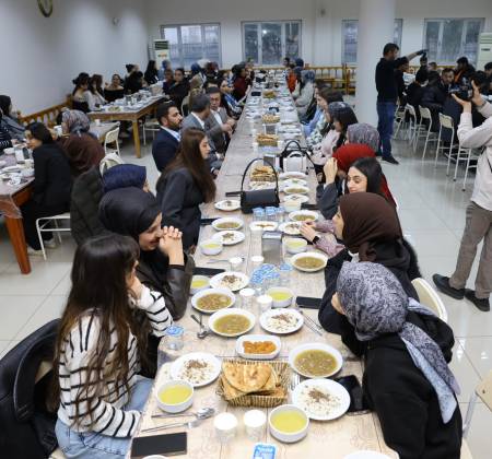 Başkan Bucak, Gençlik Kolları ile iftarda buluştu